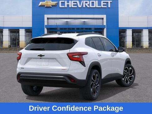 New 2026 Chevrolet Trax RS w/ Sunroof Package FWD image 5