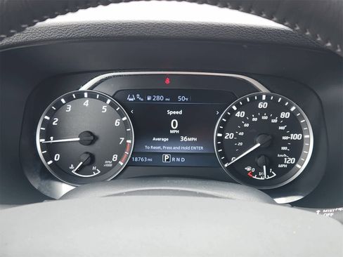 Used 2024 Nissan Frontier SL w/ Technology Package image 16