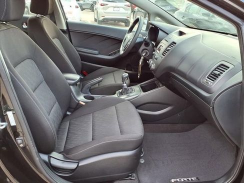 Used 2016 Kia Forte LX image 18