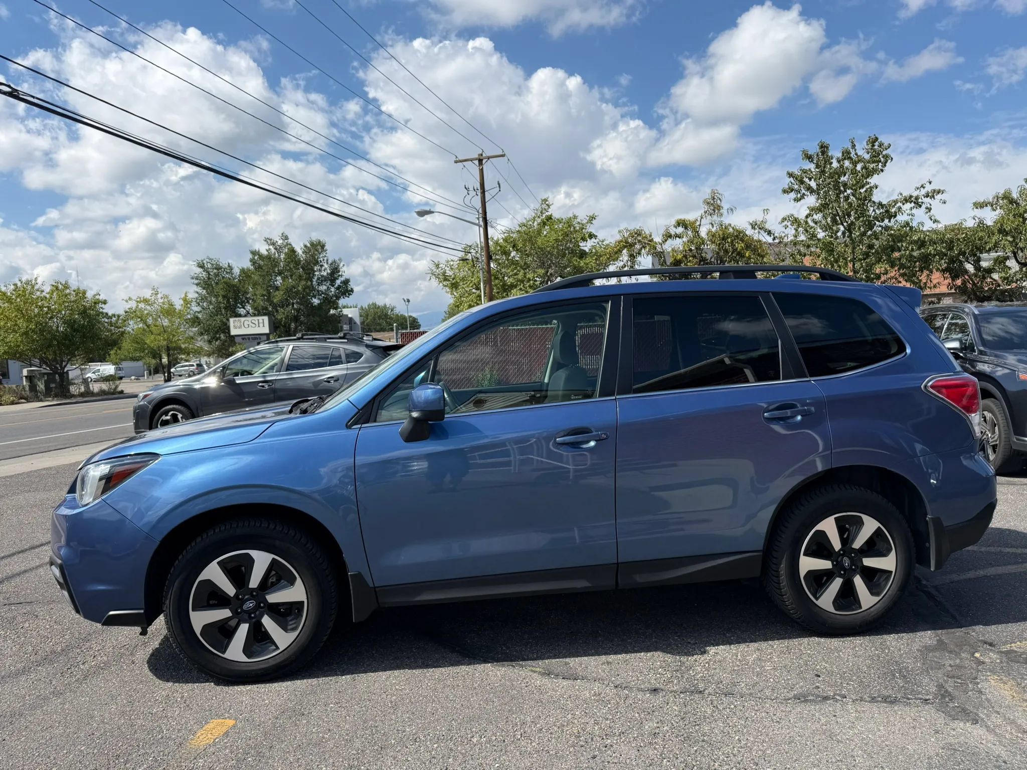 Used 2017 Subaru Forester 2.5i Limited w/ Popular Package #2 AWD/4WD image 8