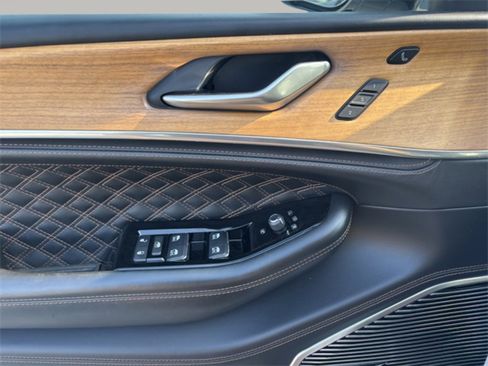 Used 2021 Jeep Grand Cherokee L Summit image 13