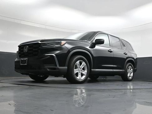 Used 2023 Honda Pilot LX image 35