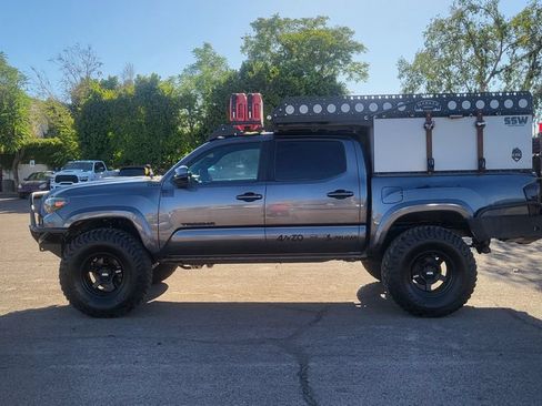 Used 2020 Toyota Tacoma TRD Sport AWD/4WD image 5