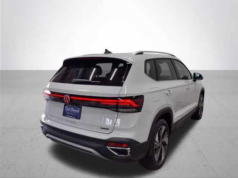 New 2025 Volkswagen Taos SE image 12