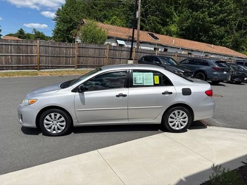 Used 2012 Toyota Corolla LE FWD image 4