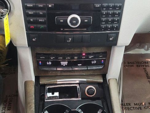Used 2010 Mercedes-Benz E 350 4MATIC Sedan image 12