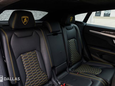 Used 2020 Lamborghini Urus image 37