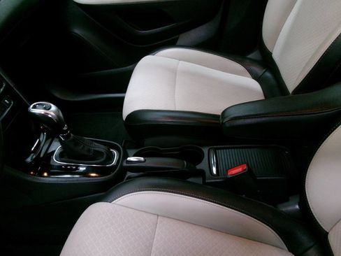 Used 2020 Buick Encore Preferred w/ Safety Package image 18