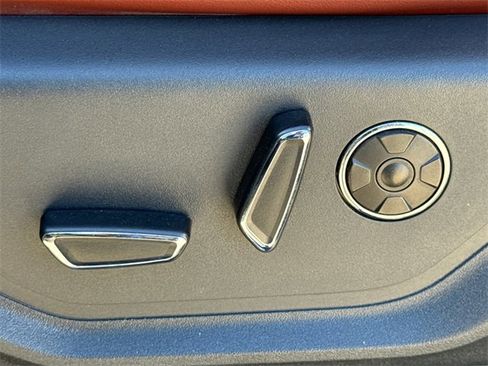 Used 2022 Ford F250 Platinum w/ FX4 Off-Road Package image 21