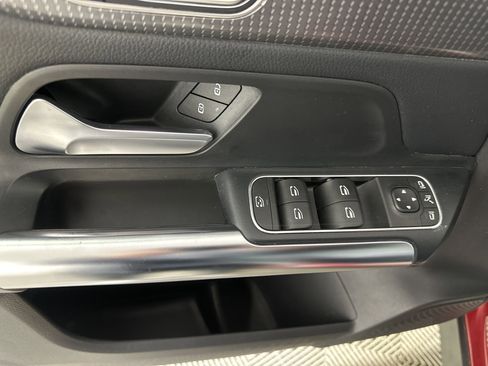 Used 2021 Mercedes-Benz GLA 250 4MATIC image 11