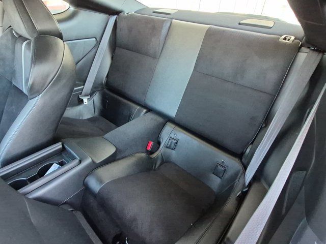 Used 2025 Toyota GR86 Premium w/ ALL Weather Mat Package (TMS) RWD image 16