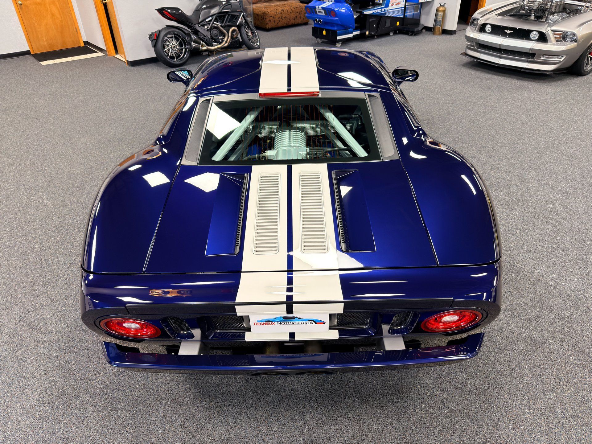 Used 2006 Ford GT RWD image 39