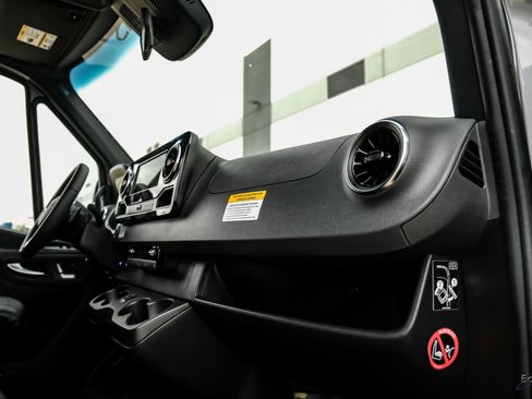 Used 2023 Mercedes-Benz Sprinter 3500 image 49