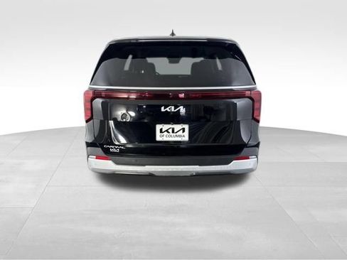 Certified 2025 Kia Carnival FWD image 8