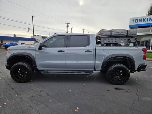 Used 2024 Chevrolet Silverado 1500 LT Trail Boss w/ Convenience Package II image 3