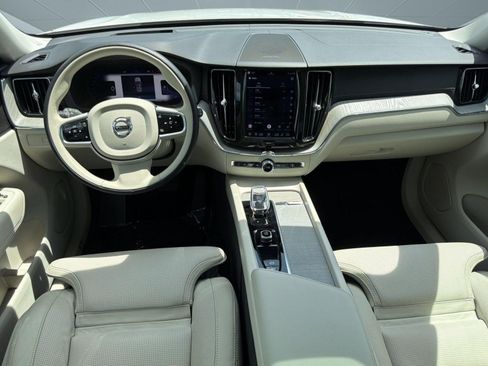 Certified 2023 Volvo XC60 B5 Ultimate w/ Climate Package FWD image 15