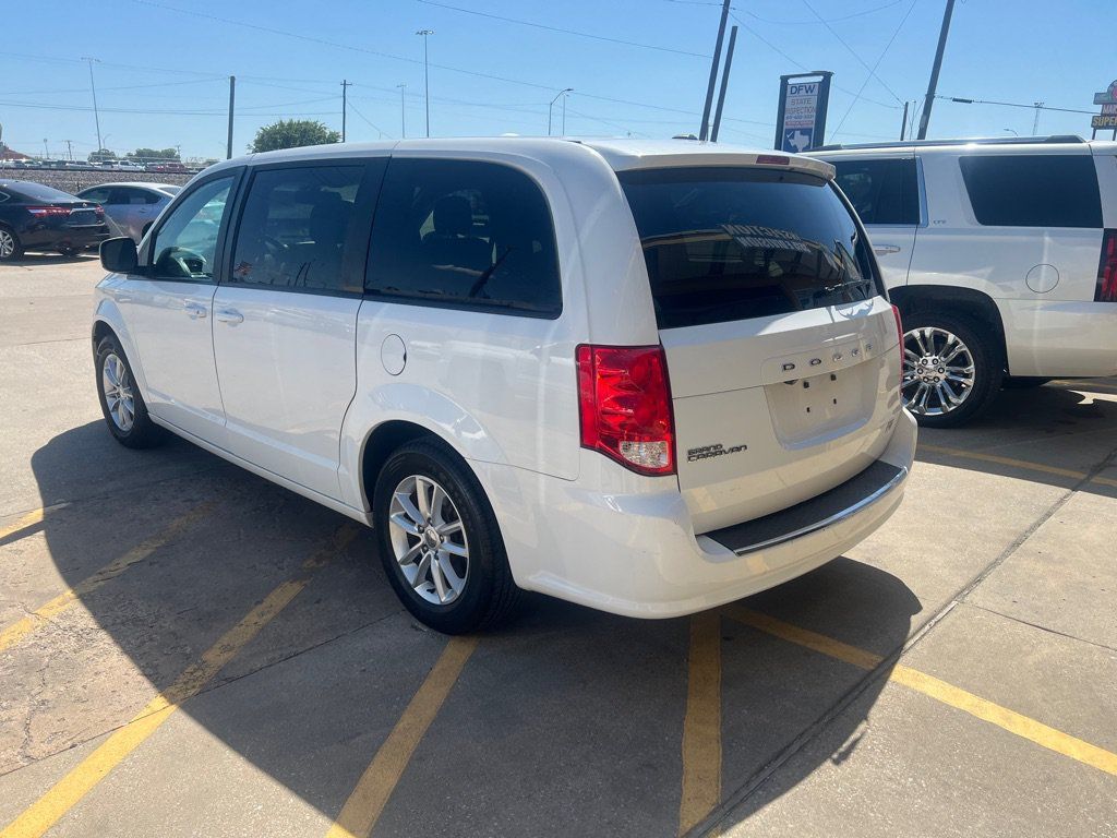 Used 2020 Dodge Grand Caravan SE FWD image 4