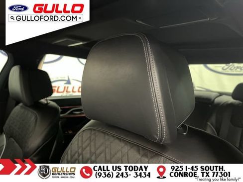 Used 2020 BMW 750i xDrive w/ Autobahn Package AWD/4WD image 18