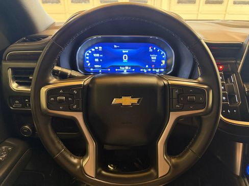 Used 2023 Chevrolet Suburban Premier image 15