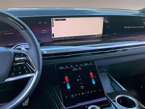 Used 2025 Cadillac Escalade Sport Platinum w/ LPO, ONYX Package image 6