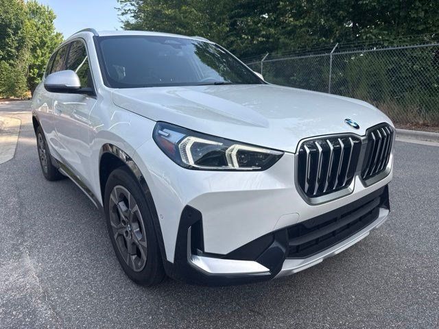 Certified 2023 BMW X1 xDrive28i w/ Convenience Package AWD/4WD image 3