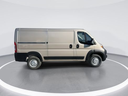 Used 2025 RAM ProMaster 2500 w/ Convenience Group image 9
