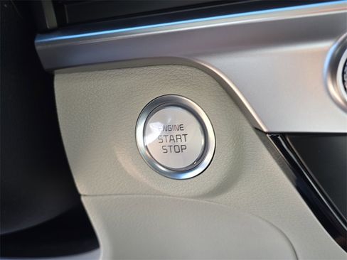 New 2025 Kia Telluride S image 32