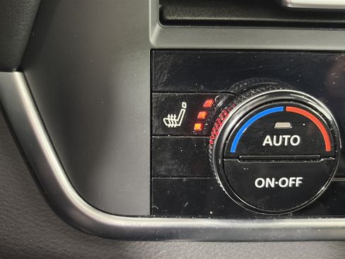 Used 2023 Nissan Rogue SV w/ SV Premium B Package AWD/4WD image 25