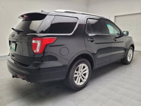 Used 2016 Ford Explorer XLT image 9