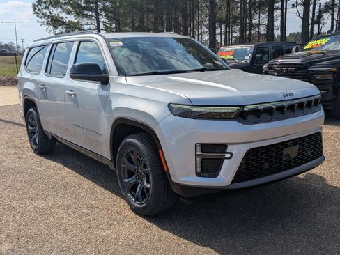 New 2026 Jeep Grand Wagoneer L Limited w/ Premium Group II image 4