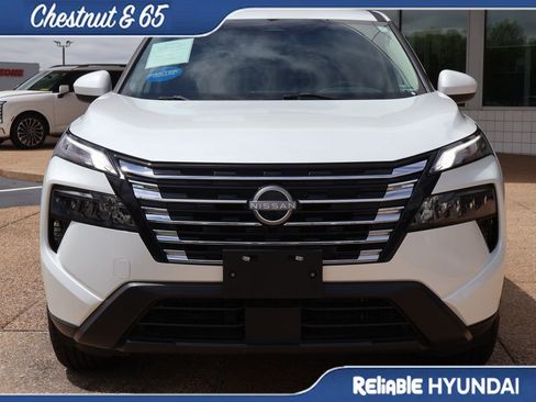 Used 2024 Nissan Rogue SV AWD/4WD image 8