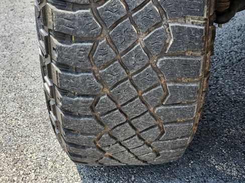 Used 2023 Chevrolet Silverado 1500 ZR2 w/ Technology Package image 11