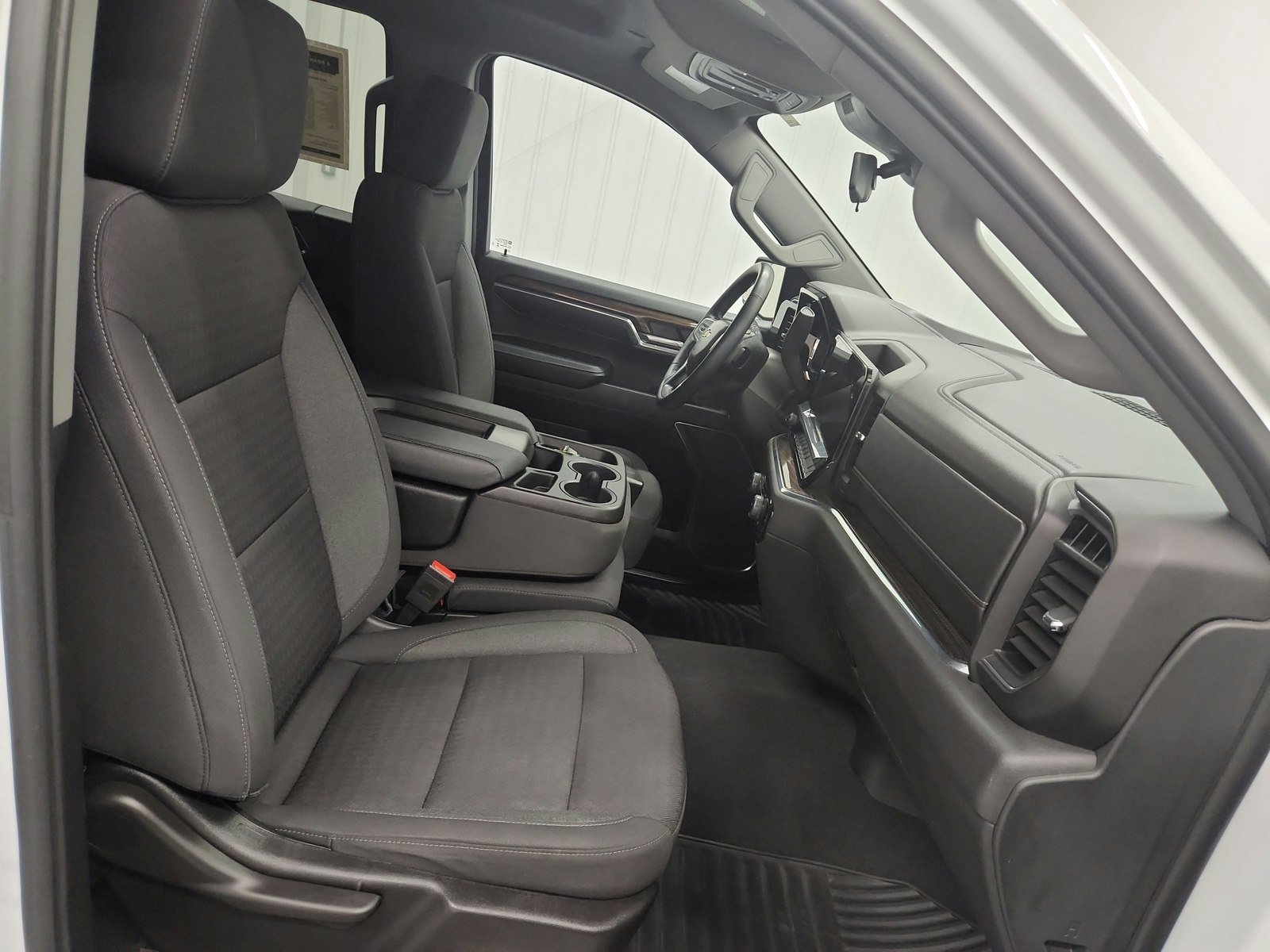 Used 2024 Chevrolet Silverado 1500 LT AWD/4WD image 29