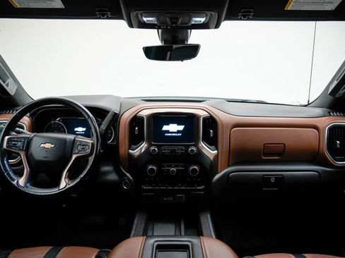 Used 2019 Chevrolet Silverado 1500 High Country w/ Technology Package image 26