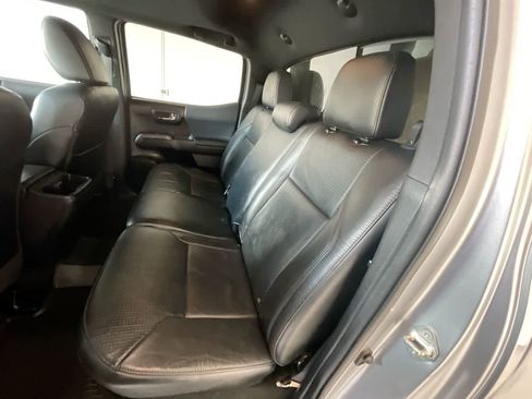 Used 2020 Toyota Tacoma TRD Off-Road w/ TRD Premium Off Road Package image 22