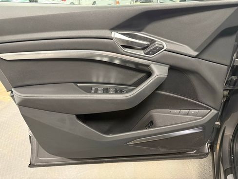 Used 2021 Audi e-tron Premium Plus w/ Premium Plus Package image 8