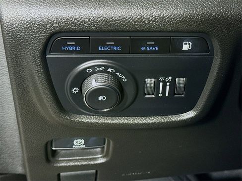 Used 2022 Jeep Grand Cherokee Limited 4xe image 22