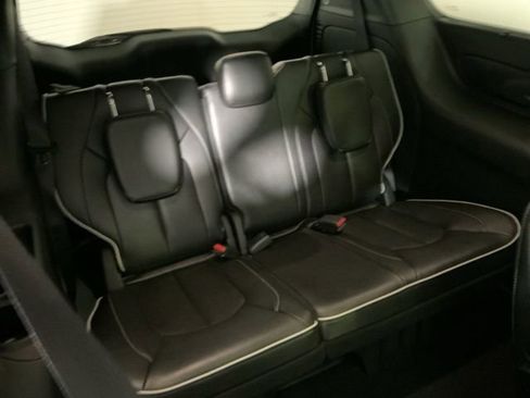 Used 2023 Chrysler Pacifica Limited w/ Uconnect Theater Family Group AWD/4WD image 34