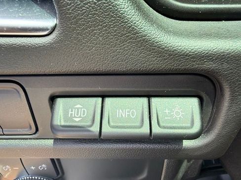Used 2024 GMC Yukon AT4 w/ Technology Package AWD/4WD image 8