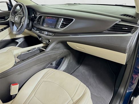 Used 2024 Buick Enclave Essence image 27