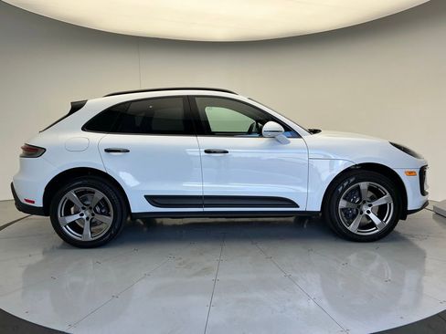 Certified 2025 Porsche Macan image 23