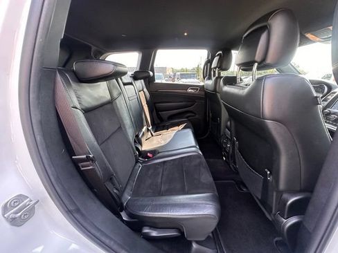 Used 2018 Jeep Grand Cherokee Altitude AWD/4WD image 30