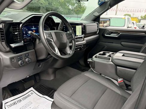 Used 2023 Chevrolet Silverado 1500 RST w/ Z71 Off-Road Package AWD/4WD image 12
