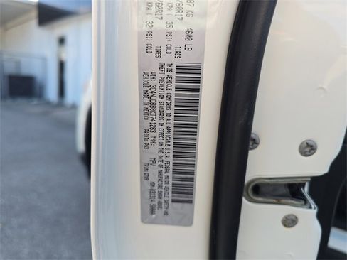 Used 2019 Jeep Compass Latitude image 32