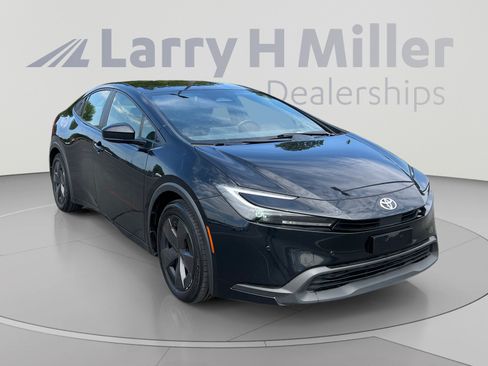 Used 2024 Toyota Prius LE FWD image 7
