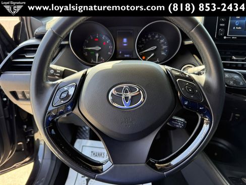 Used 2018 Toyota C-HR XLE FWD image 20
