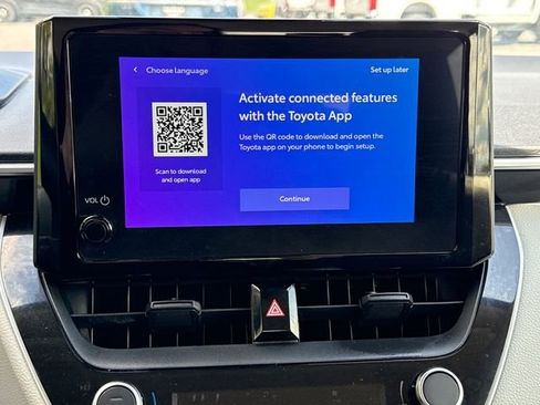 Used 2025 Toyota Corolla LE image 27