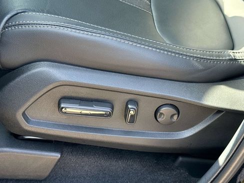 Used 2025 Honda Pilot Touring image 29