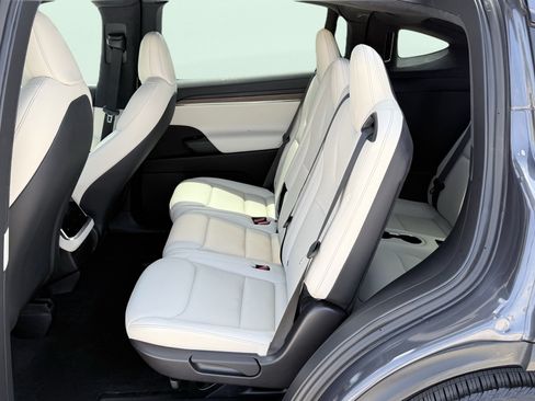 Used 2022 Tesla Model X AWD/4WD image 36