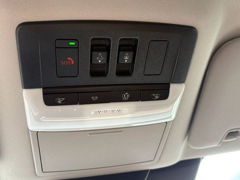 New 2026 Nissan Pathfinder Platinum AWD/4WD image 17